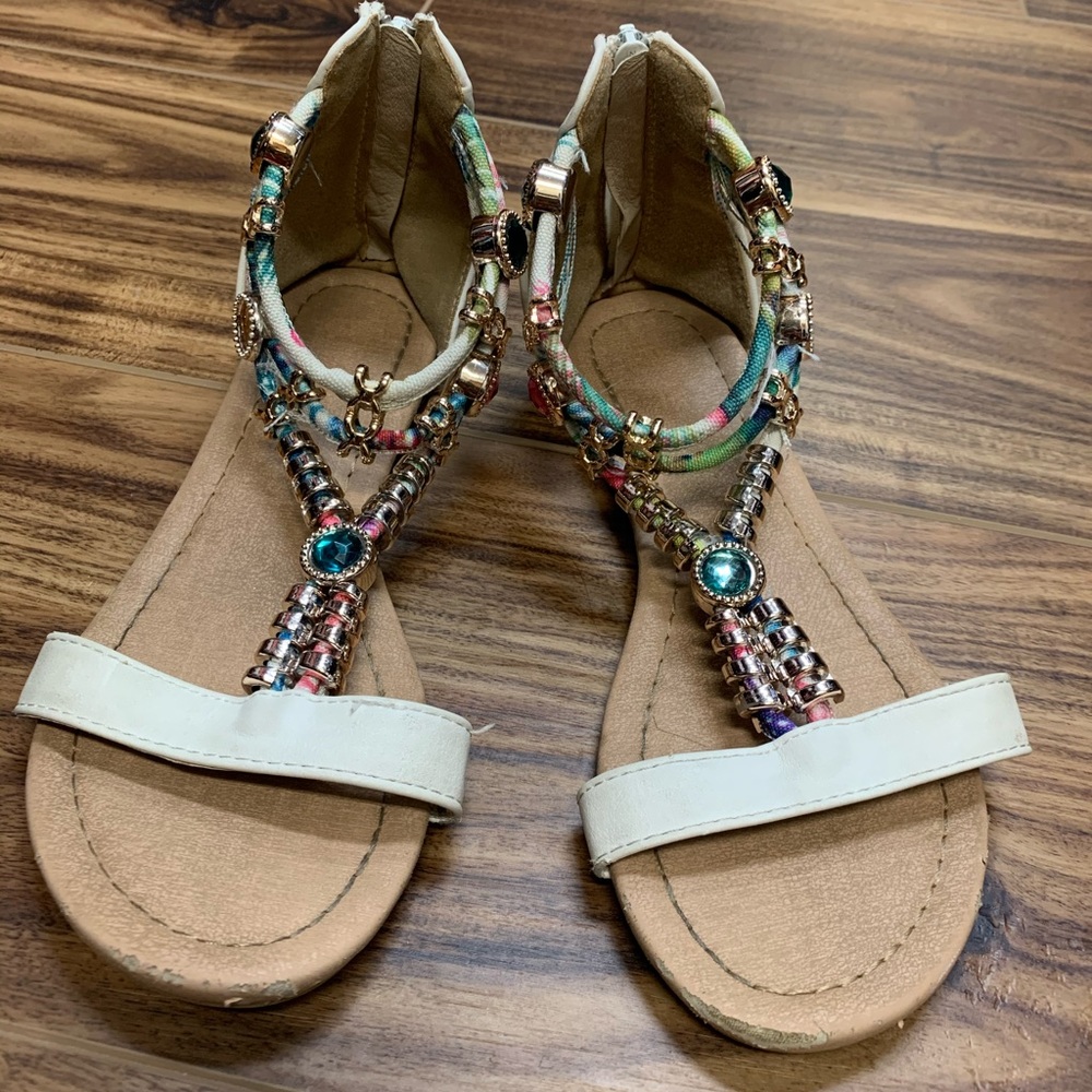 Girl’s fabric & man made jeweled sandals size 2